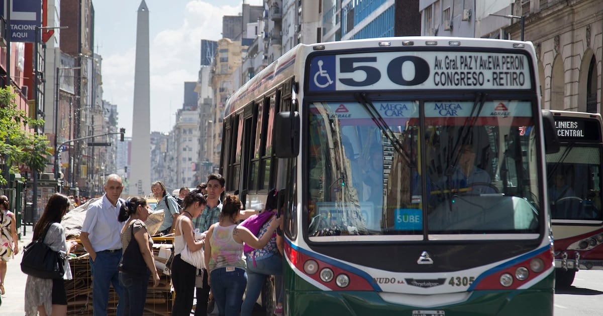 Desde el 1 de octubre, el boleto mínimo de colectivo en la Ciudad quedará en 920,48 pesos y el subte pasará a 1.817