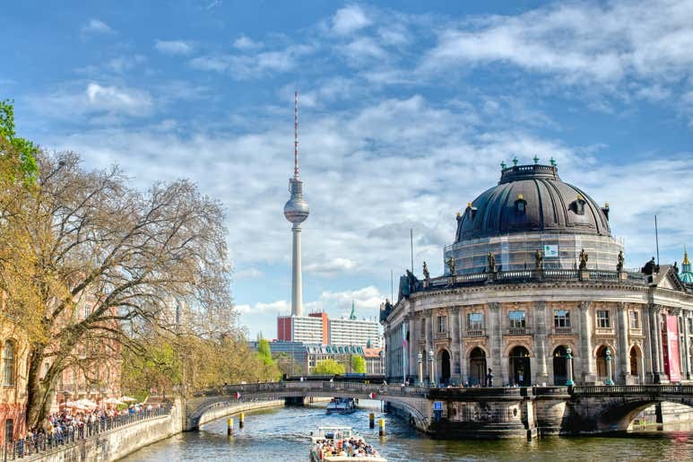 Cuatro puentes en Alemania que se cruzan a pie, en ferry o solo con la mirada