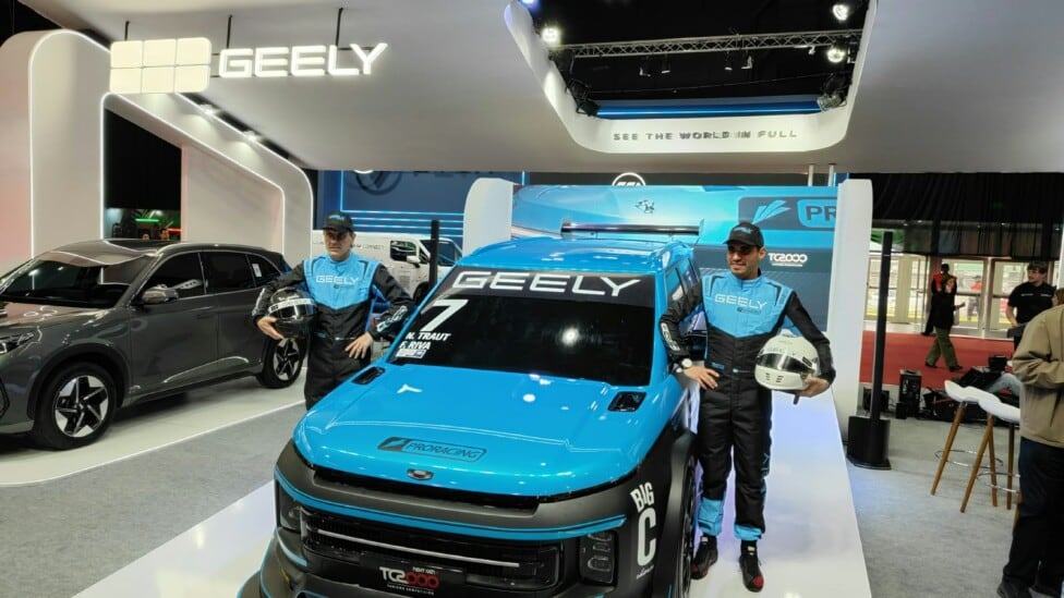 Geely se anima al TC2000 con dos pilotos y un color que ya se vio en la Expo