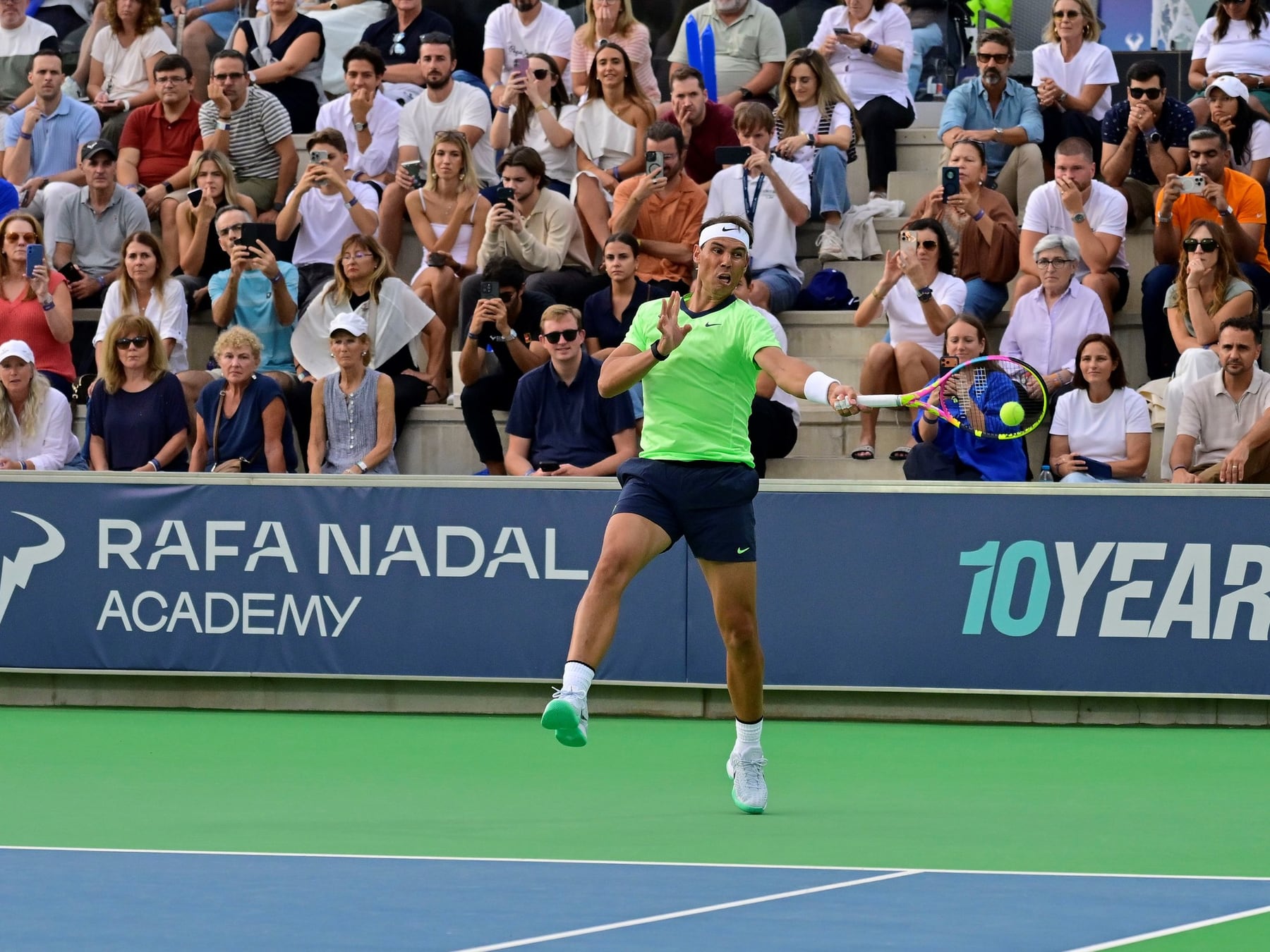 Nadal volvió a la cancha, la rompió a los 683 días y se burló de sí mismo
