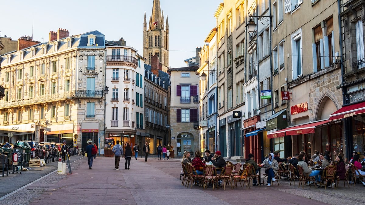 Limoges: dos milenios de fuego y porcelana en una ciudad que aún enseña a esmaltar