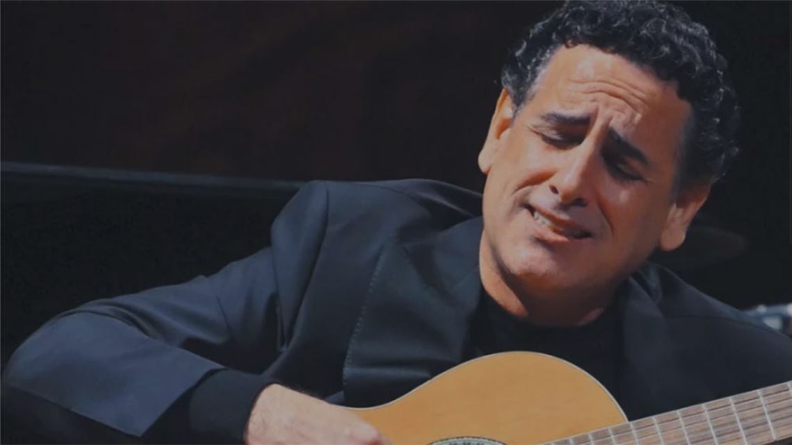 La guitarra que viajó del camarín al Colón: la noche en que Juan Diego Flórez mezcló a Gardel con Mozart