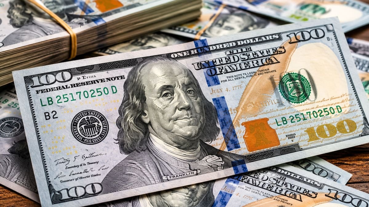 El dólar oficial cerró a $1540 para la venta en el Banco Nación y deja una referencia para el inicio de la semana