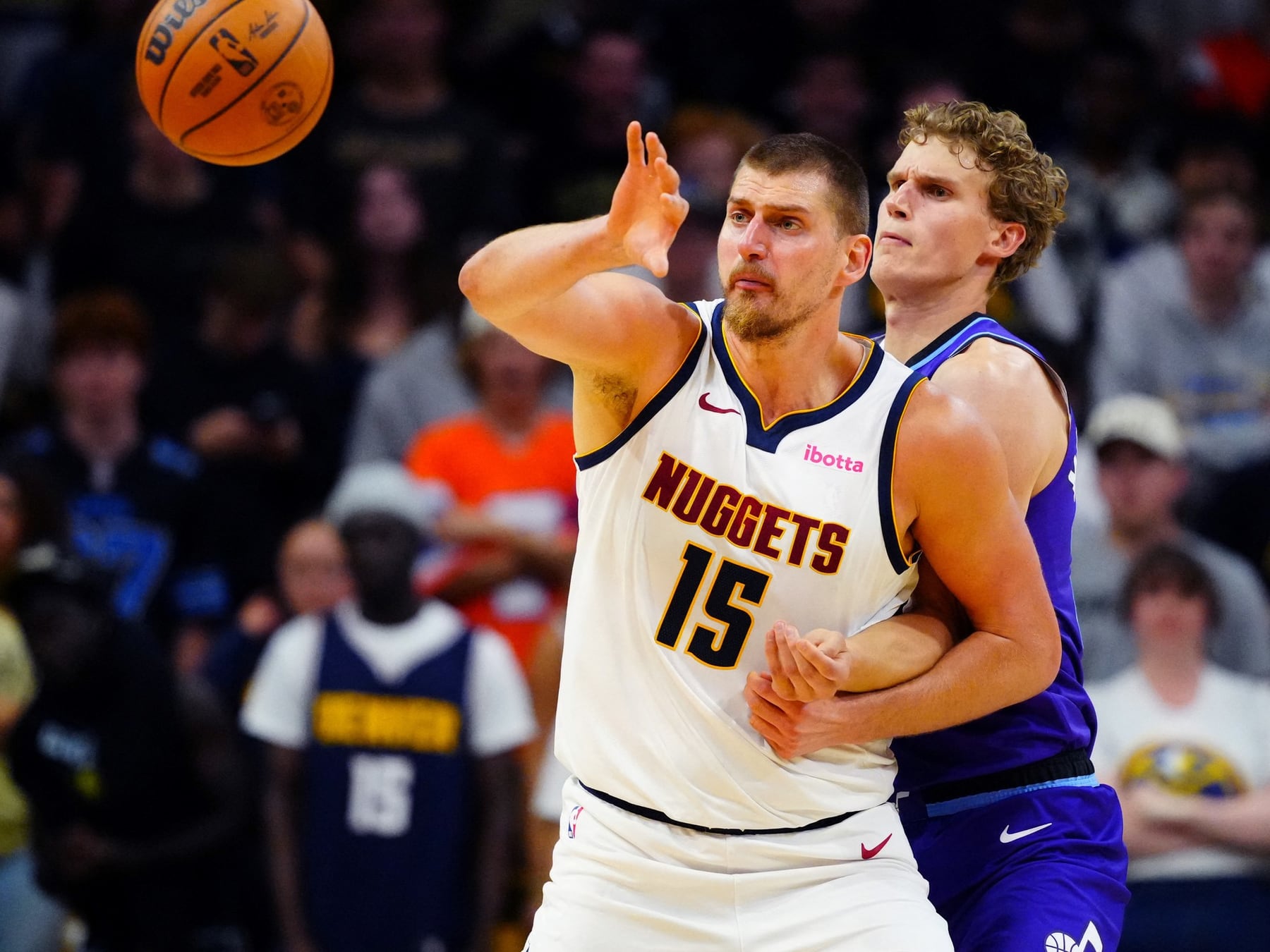 Arrancó la pretemporada y a Denver le ganó el vértigo: el pase de Jokic no alcanzó