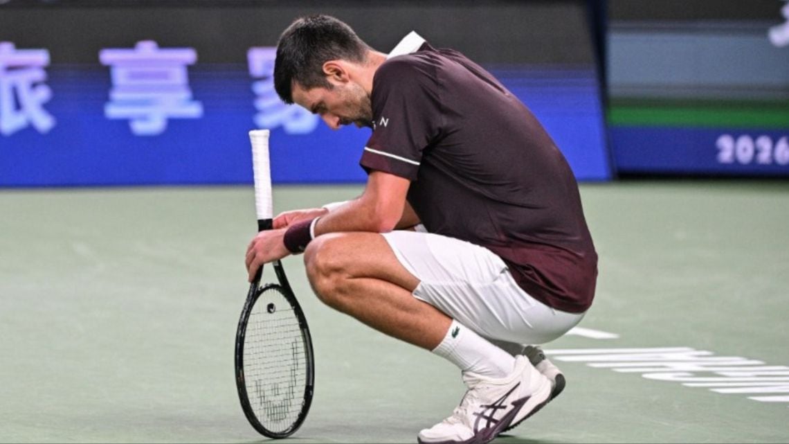 El reloj sigue corriendo: Djokovic se despidió de Shanghái y ahora depende de un milagro en París