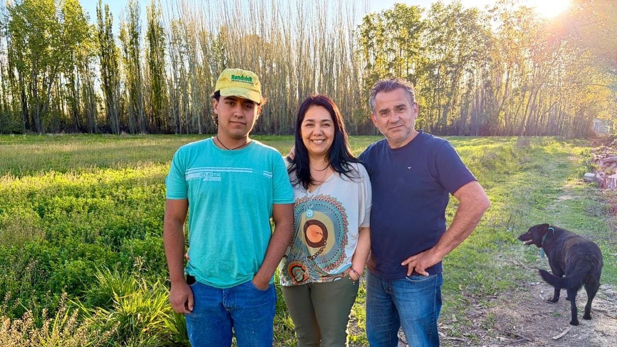 A contrapelo de la ciudad: la pareja que dejó los horarios corridos para volver a la tierra heredada