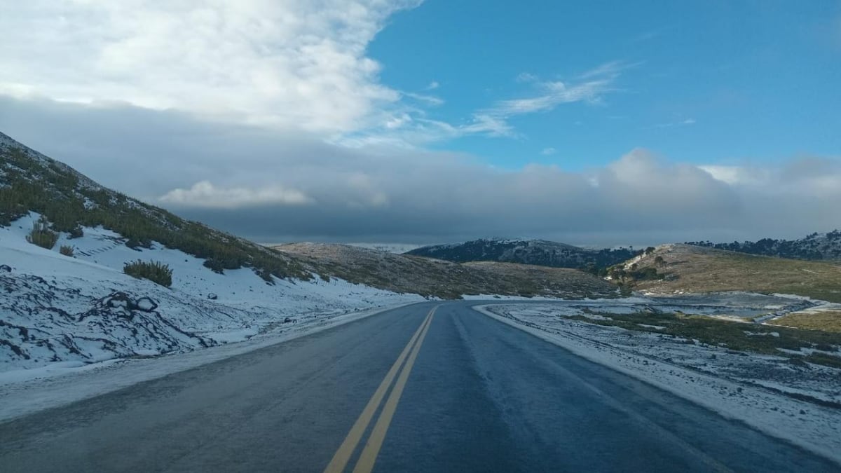 La cordillera neuquina amanece con los dos pasos abiertos a Chile, pero pide cadenas y mucha paciencia al volante