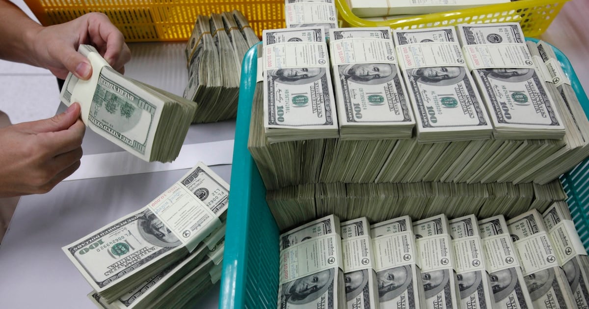 El dólar minorista cae a $1.535 en el Nación y se acerca a su piso de fines de septiembre