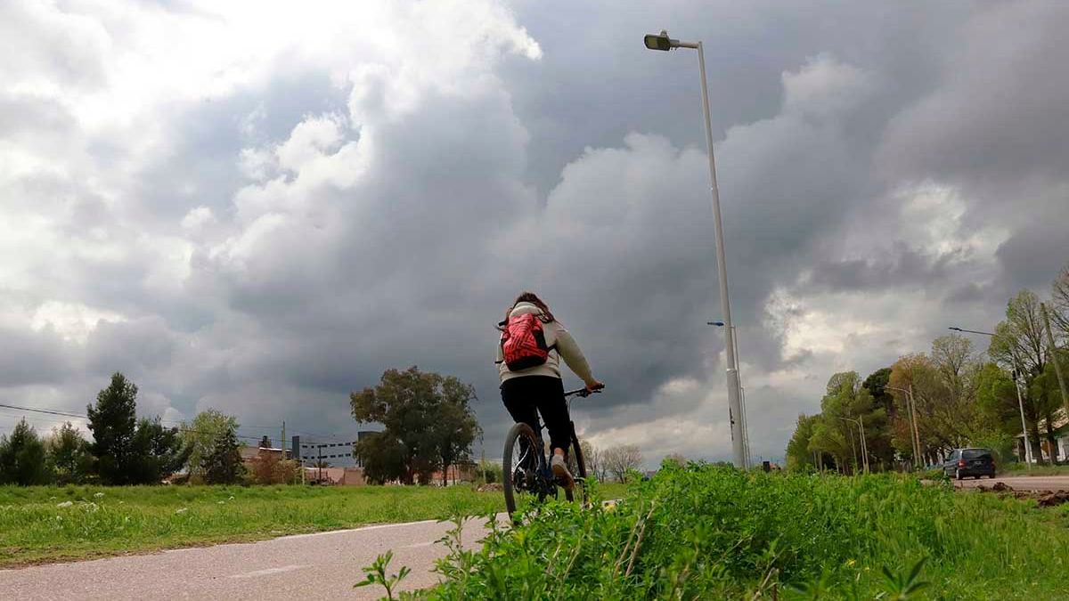 Neuquén se viste de nublado: la lluvia y el viento se quedan hasta el domingo