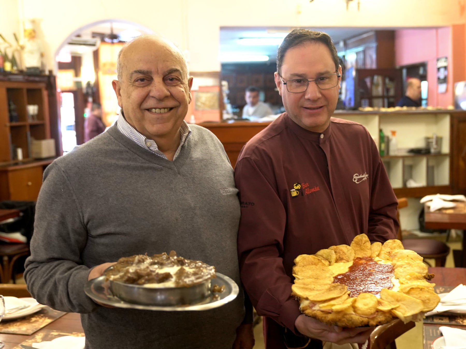 118 años de milanesas: el bodegón de Villa Devoto que se banca contra todas las cadenas