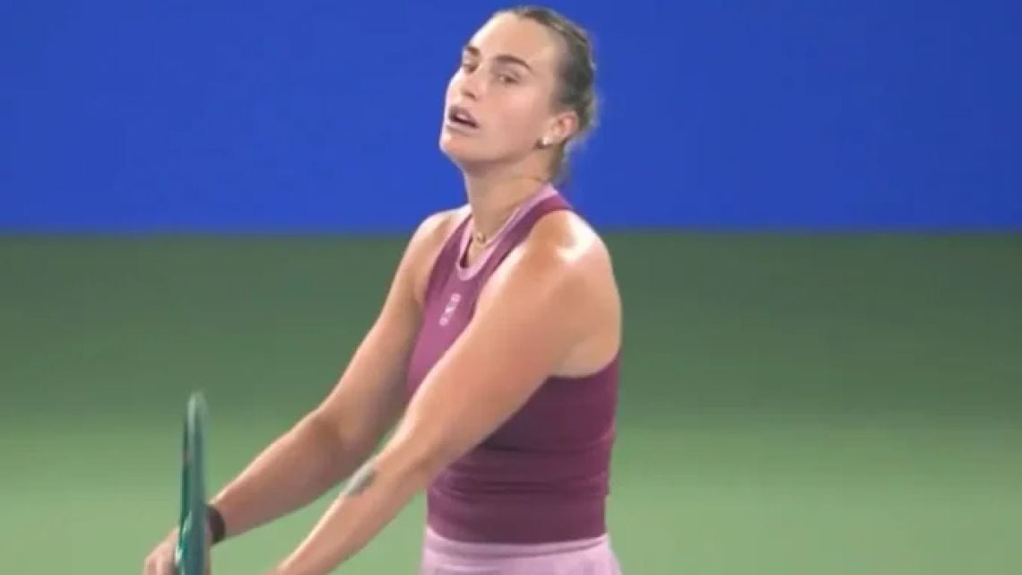 Li le cortó el vuelo a la reina de Wuhan y Sabalenka se despidió antes de empezar