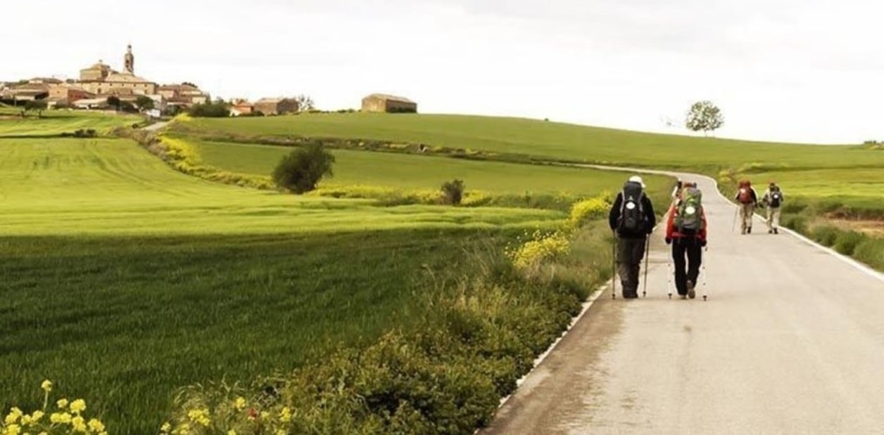 El Xacobeo 2027 pone a Galicia en el centro del mundo y el río de peregrinos ya empieza a crecer