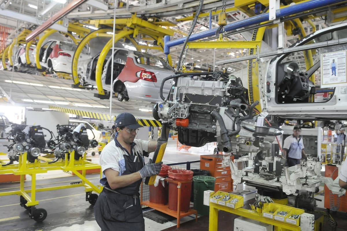 La industria usó apenas 58,5% de su capacidad en agosto y volvió a quedar debajo del año previo