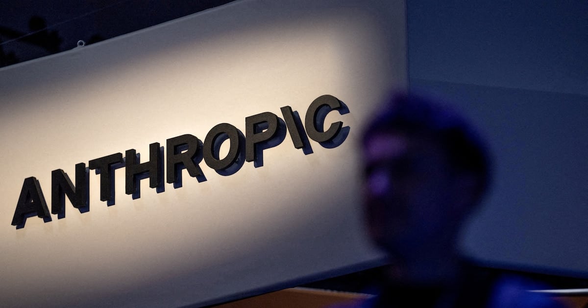 Anthropic habilita a un equipo externo a auditar sus modelos de inteligencia artificial con el mismo acceso que un empleado