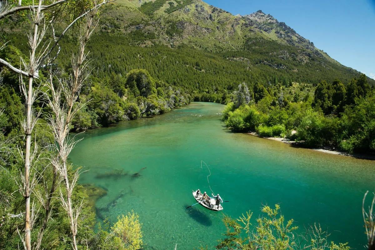 Neuquén pone en marcha la venta de permisos para una temporada de pesca que ya se palpita en los ríos patagónicos