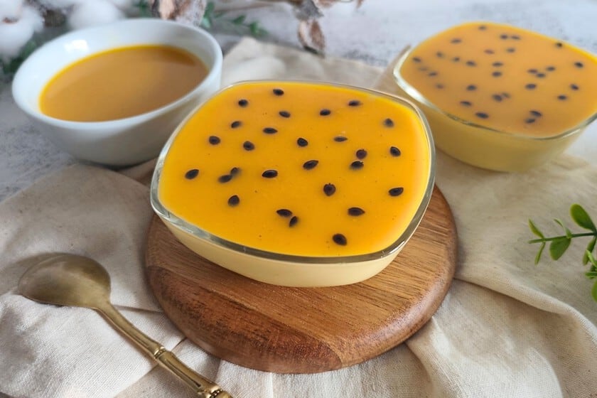 Mousse de maracuyá: la receta sin horno que se sostiene con pulpa congelada y crema bien fría