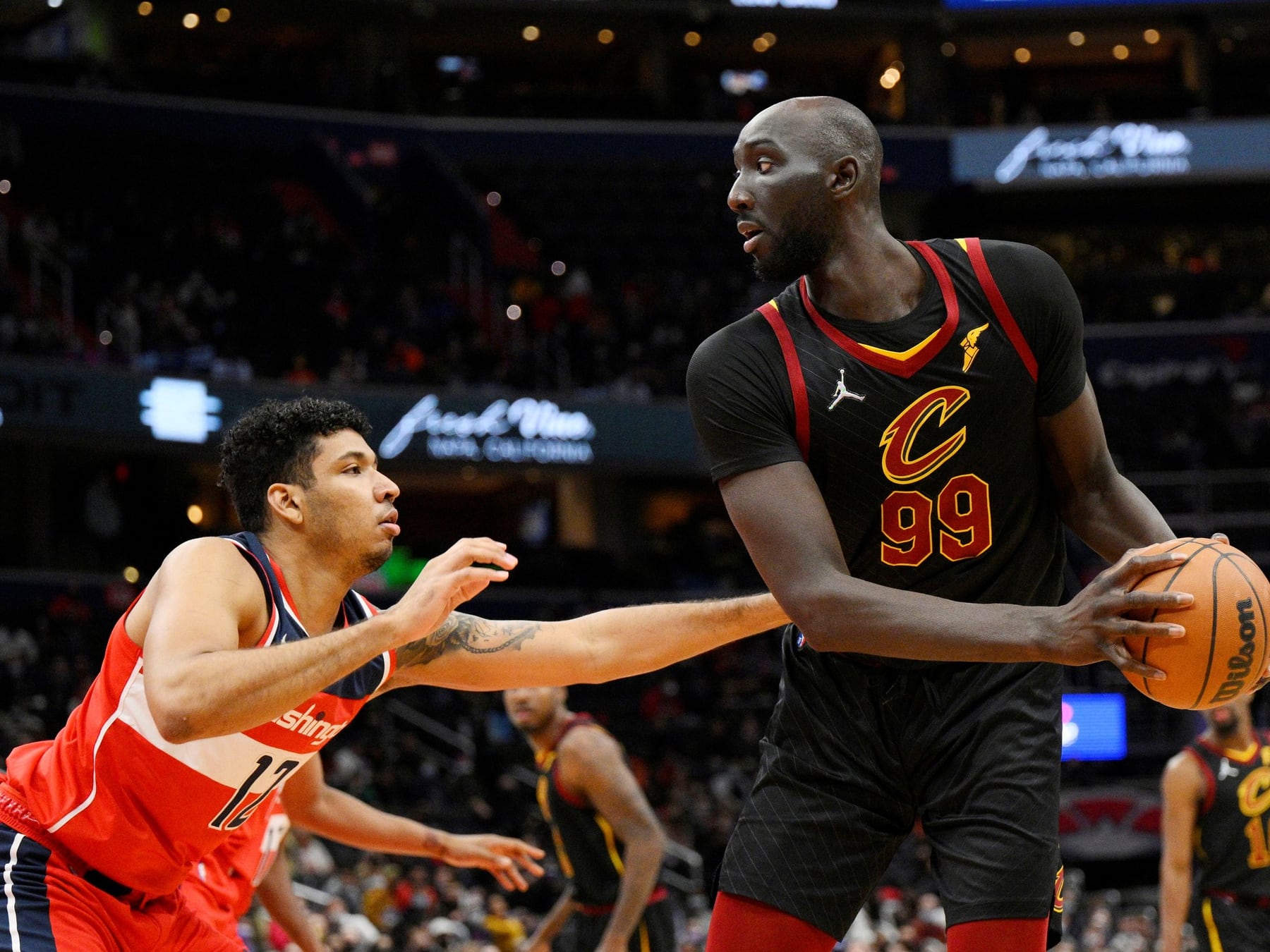 El gigante que vuelve a la NBA: Tacko Fall firmó con los Sixers y peleará por minutos en el Templo