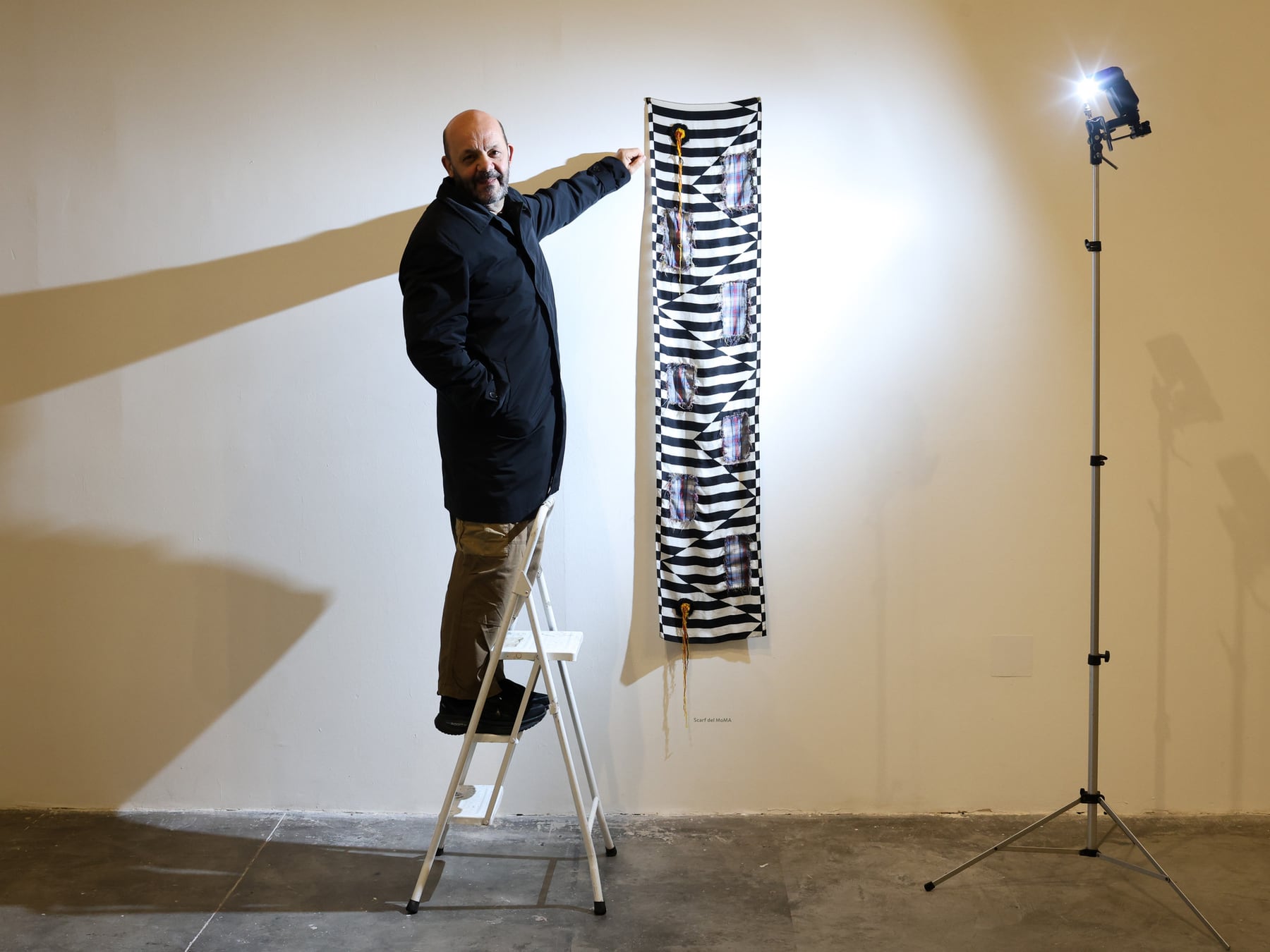 Marcelo Pombo convierte los restos del taller en arte en La Boca