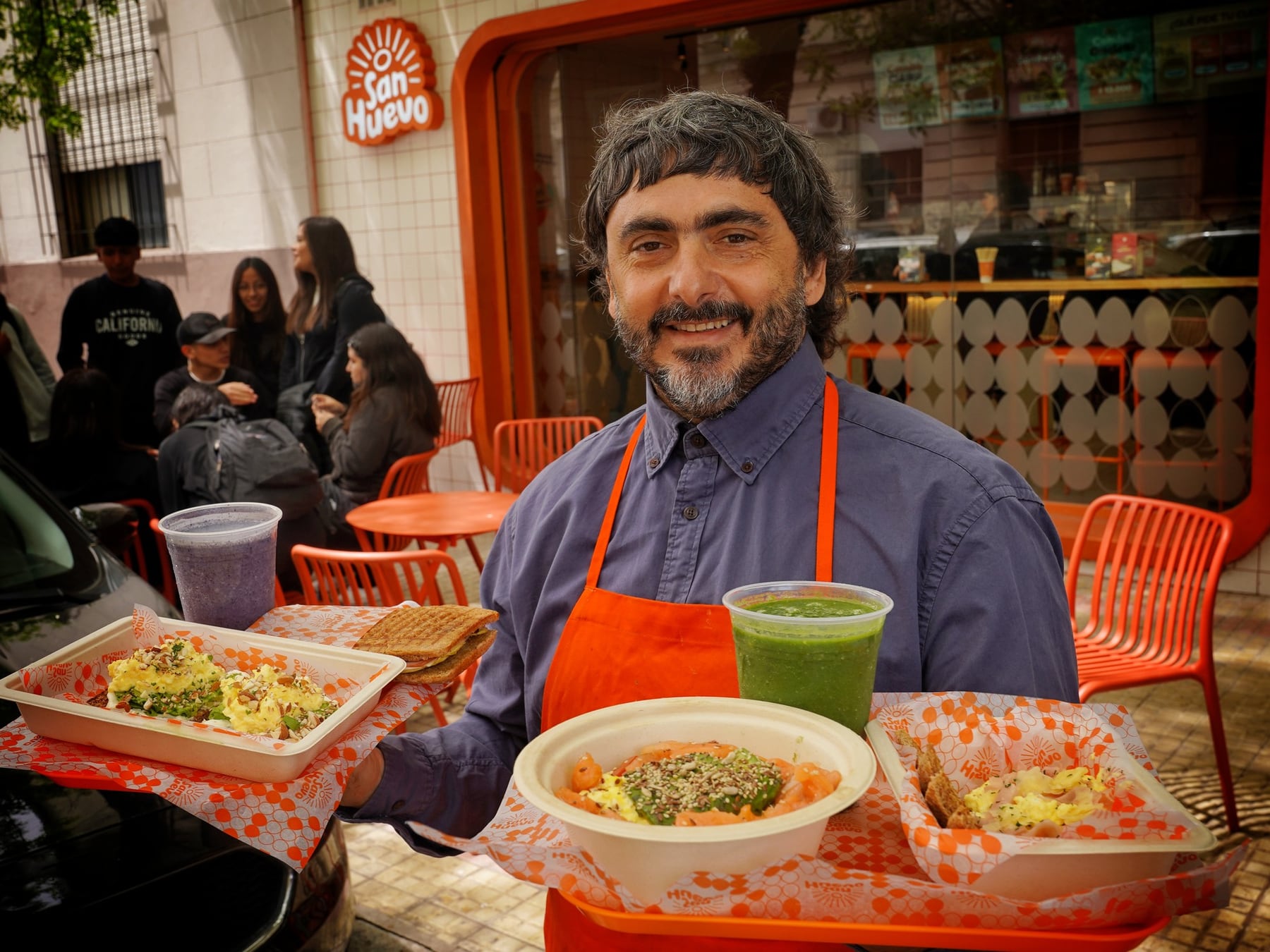 San Huevo lleva el huevo del desayuno a una carta de comida rápida en La Plata