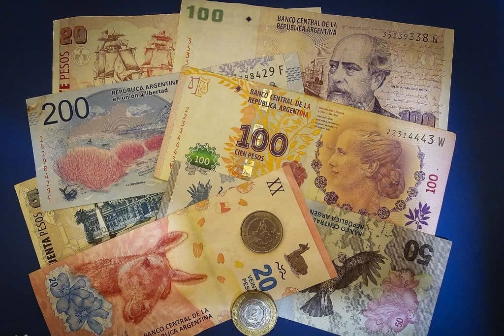El dólar arranca el lunes estable en $1.500 y $1.550, con una inflación de 1,9% mensual