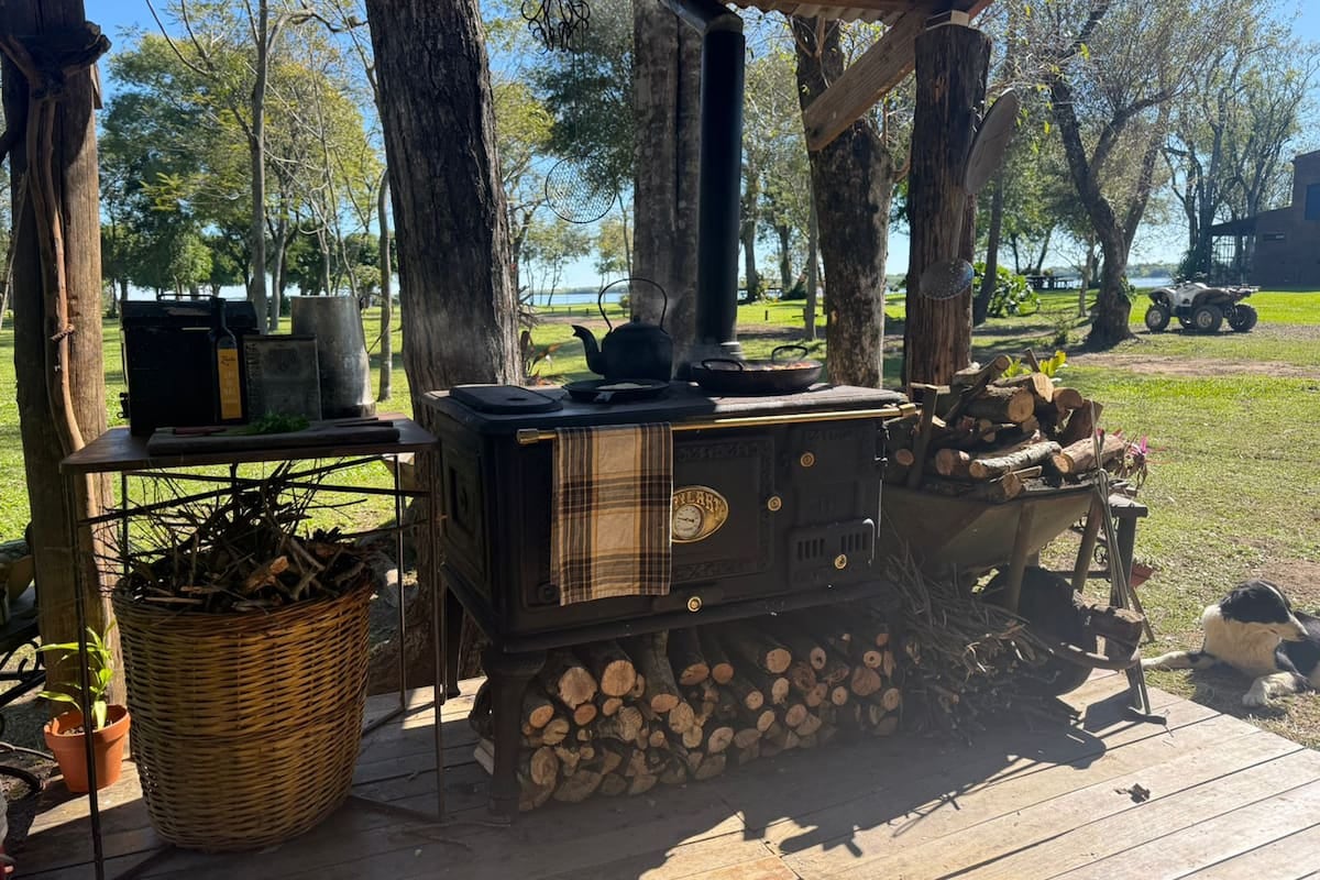 Tres Arroyos fabrica 500 cocinas a leña por año con 128 años de trayectoria