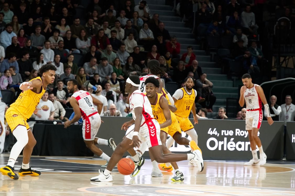 Valencia estiró su racha y dejó a Baskonia sin margen